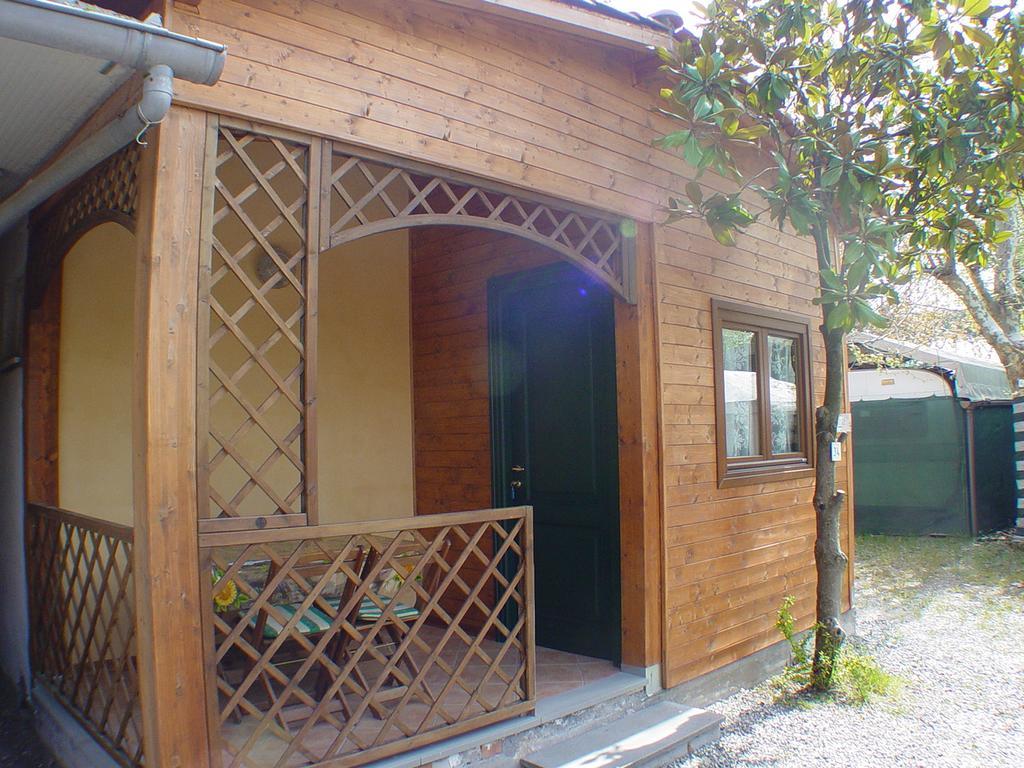 Camping Luni 马里纳迪马萨 外观 照片