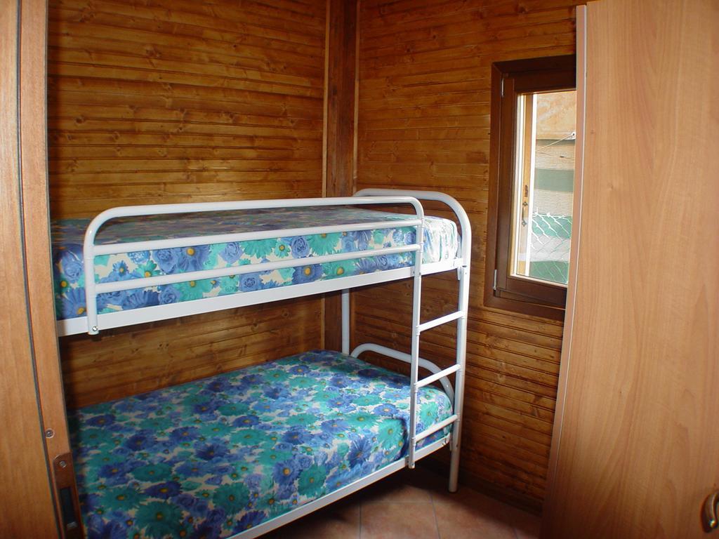 Camping Luni 马里纳迪马萨 外观 照片